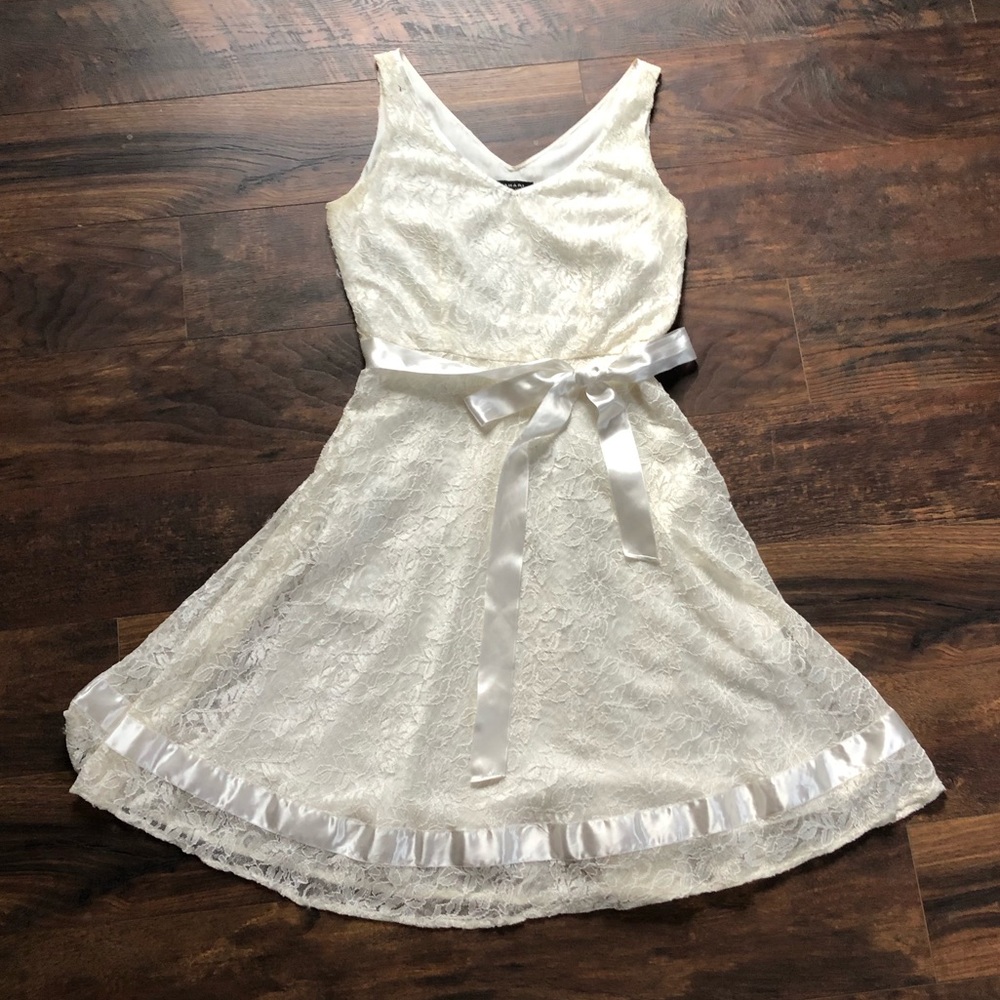 Tahari Freeflowing Dress 6
